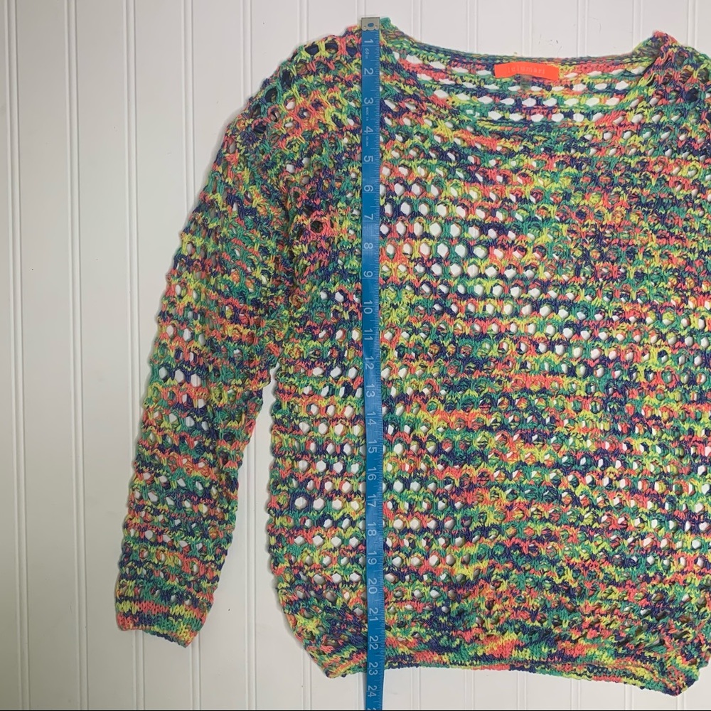 Lulumari Colorful Netted Top - Picture 16 of 16